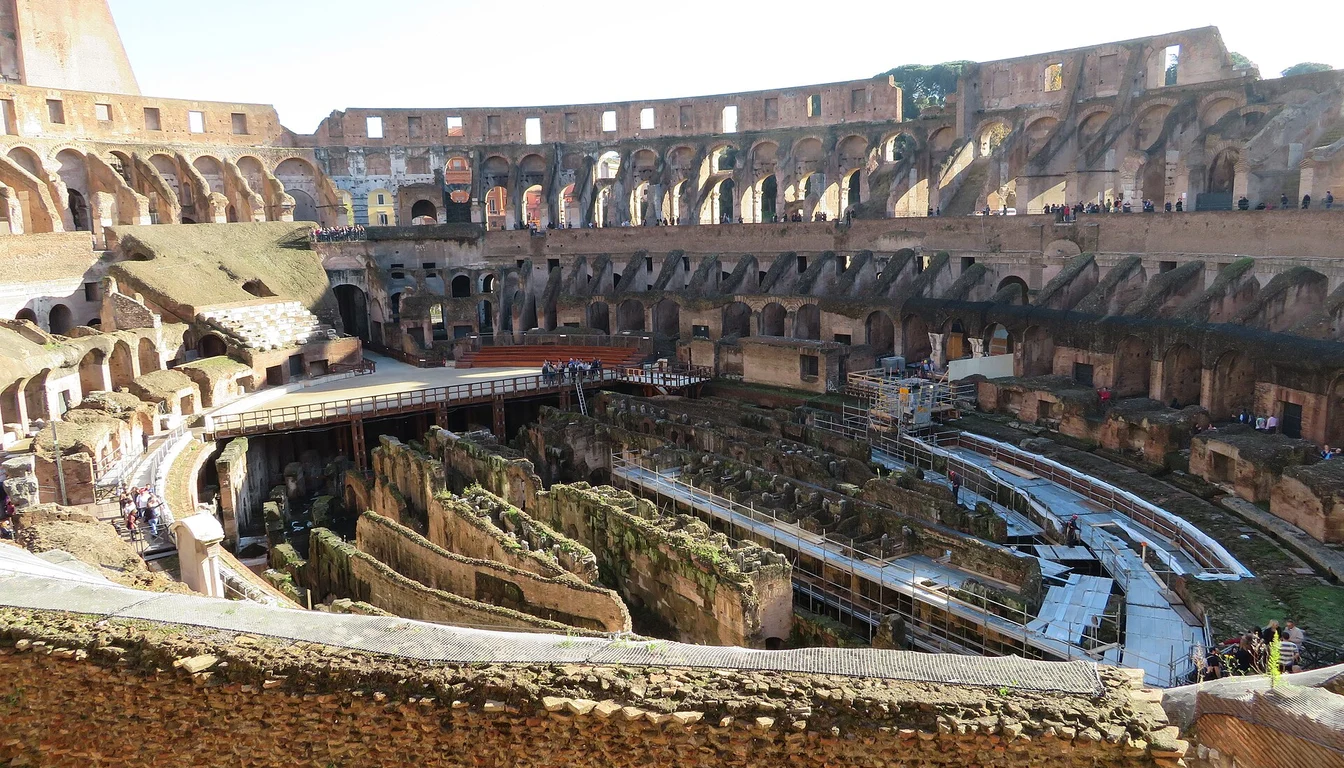 Interior tiers and exposed substructures of the Colosseum